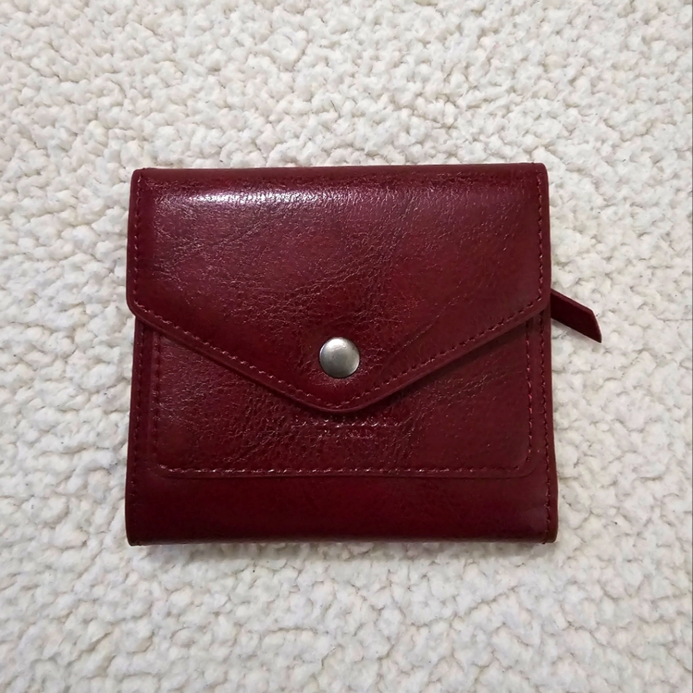 Borgasets Stay Gold Deep Burgundy Compact Sleek Leather Snap Front Wallet NWOT